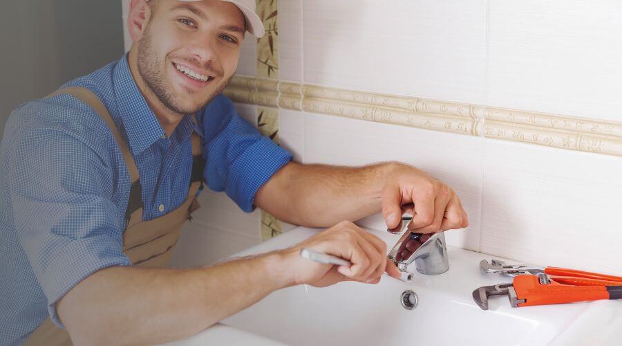 Handle or spout repair in Mooresville, IN